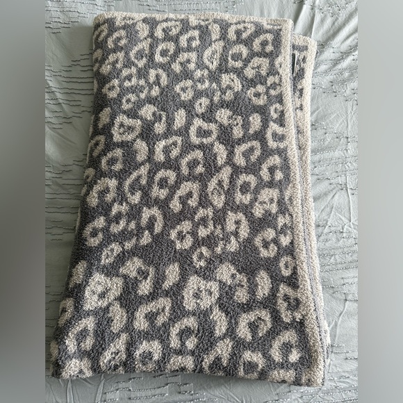 Barefoot Dreams In The Wild Throw Blanket Linen/Graphite - Picture 6 of 7